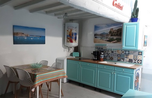 Collioure Apartment | Appartement Typique Avec Patio