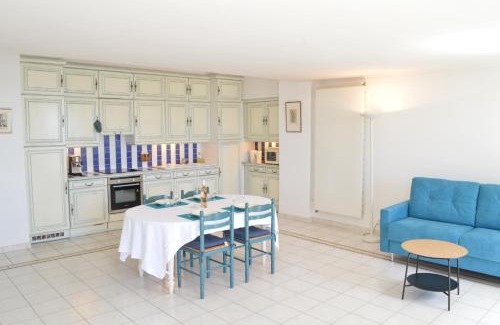 La Croix des Gardes Apartment | Appartement vue mer proches plages et congrès