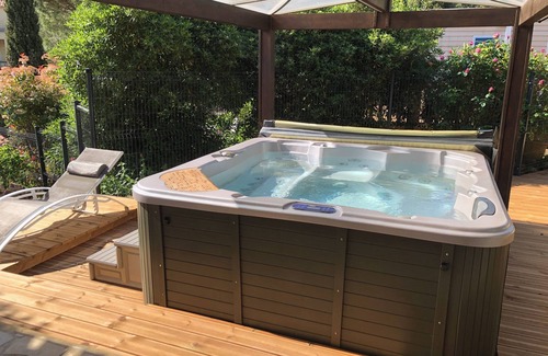 Treilles Apartment | Appartement vue sur mer Avec Jacuzzi