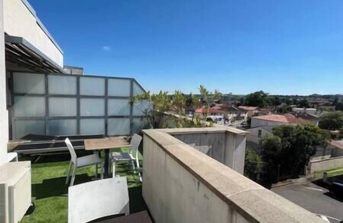 Roseraie Apartment | Appartment close to city center, AC and car park