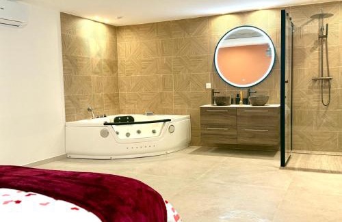 La Croix des Gardes Apartment | Appartment Jacuzzi in Cannes