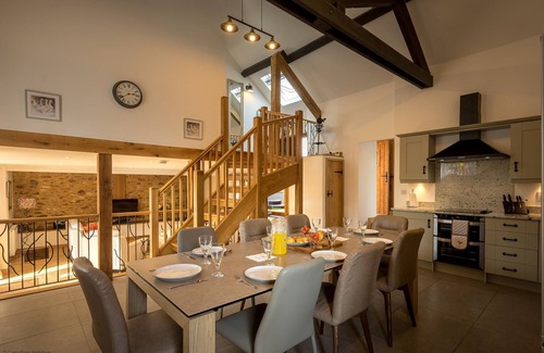 Trull House | Apple Tree Barn - a barn that sleeps 7 guests in 3 bedrooms