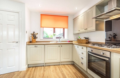 Sandsend Cottage | APPLE TREE COTTAGE, country holiday cottage in Sandsend
