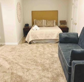 Hendersonville House | Apple Valley Chateau Mountain Getaway