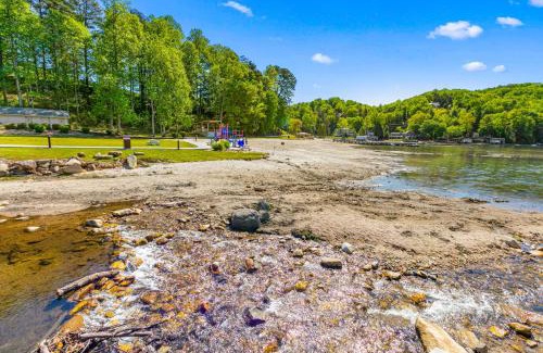 Lake Lure Hotel | Apple Valley Treetop Villa