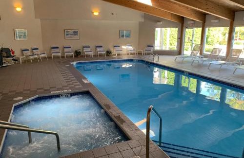 Fish Creek Hotel | AppleCreek Resort-Hotel & Suites