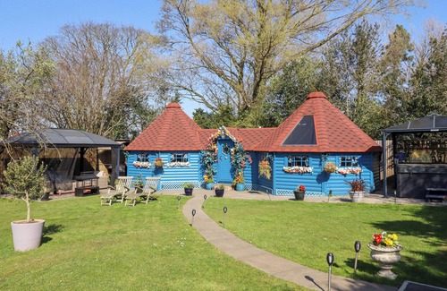 Dolphin Cottage | Applejacks Orchard