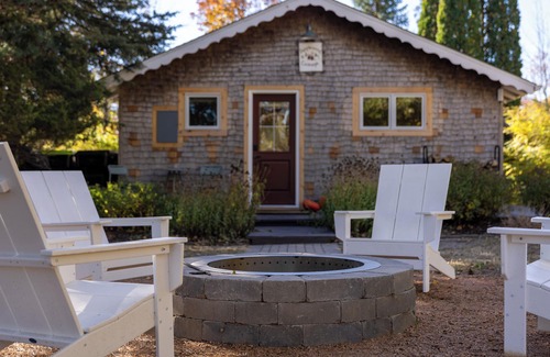 Fish Creek Cottage | Applewood at Loma Cottages