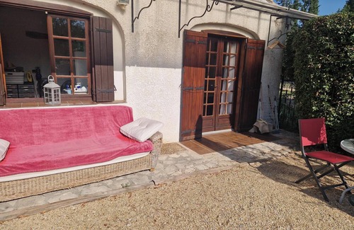 Greoux-les-Bains Apartment | Appt F2 - 22 m2 dans parc arboré au bord du Verdon piscine petanque