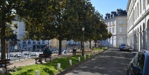 Centre Ville Apartment | Appt Place Gramont