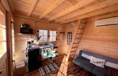 Makanda Cabin | Après Vine Tiny Cabin at Panther's Rest Farm
