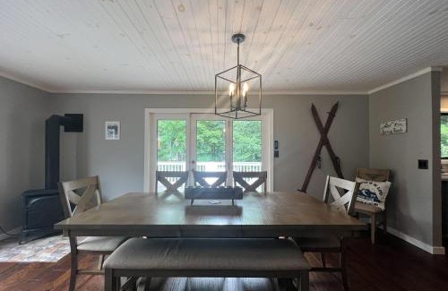 Twin Mountain House | Apres Chalet