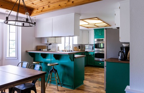 Wrightwood Ski Chalet | Apres-Ski Chalet Mt High Wrightwood Ski Resort