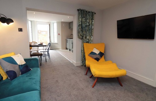 Bridlington Cottage | APT 1 @ HUNTER'S QUAY, pet friendly, with a garden in Bridlington