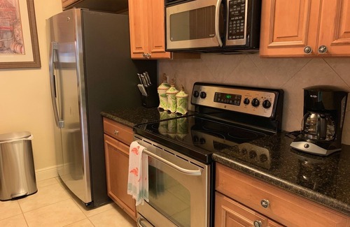 Stuart Condo | Apt. 302 Watch Sunrises and Sunsets from this beautifully decorated apartment.