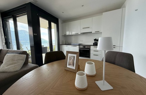 Brissago House | Apt. "Panoramico" with bombastic lake & mountain view