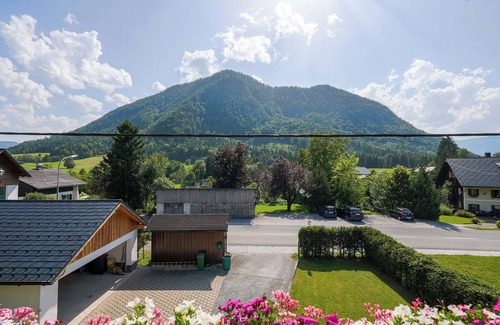 Gallhof Apartment | Apt Röthelsteinblick | Kitchen | Balcony | Parking