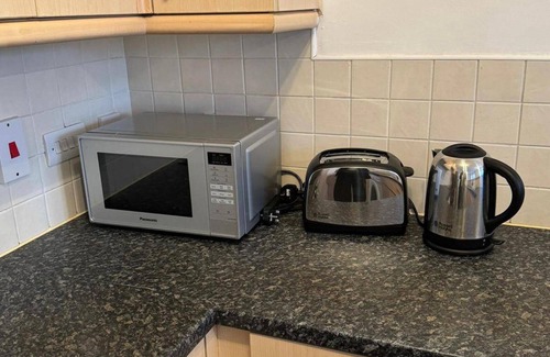 Cheetham Hill Apartment | Apt Sleeps5-parkg-netflix-near City Centre/etihad