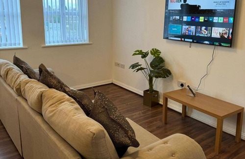 Cheetham Hill Apartment | Apt Sleeps5-parkg-netflix-near City Centre/etihad