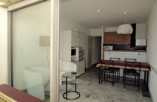 Palavas-les-Flots Apartment | Apt. T2 + cabin for 2 adults + 2 children, direct on the beach