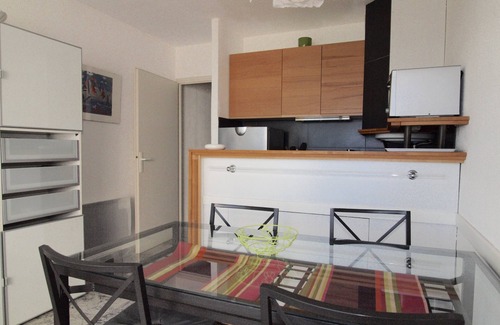 Palavas-les-Flots Apartment | Apt. T2 + cabin for 2 adults + 2 children, direct on the beach