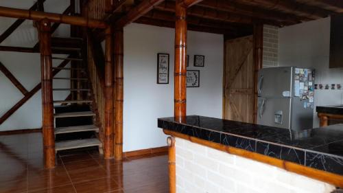 Ulloa Apartment | Apto/cabaña naranja