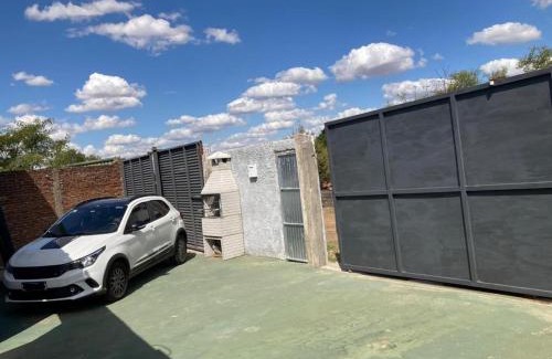 Artigas Apartment | apto de dos ambientes con aire, estacionamiento wifo etc centrico! a dos cuadras de Plaza Batlle