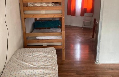 Artigas Apartment | apto de dos ambientes con aire, estacionamiento wifo etc centrico! a dos cuadras de Plaza Batlle
