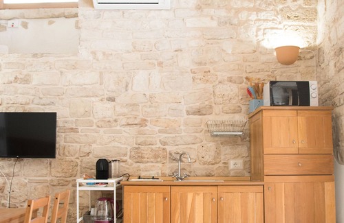 Giovinazzo Apartment | Apulia's Stone House