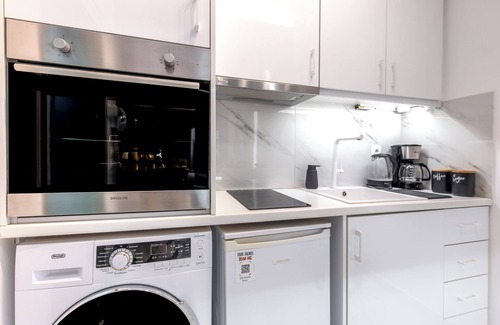 Piraeus Apartment | Aqua Bliss Piraeus - Private Jacuzzi & Luxury Stay