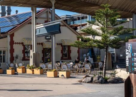 Henley Beach Apartment | Aqua by the Sea - 1BR, Beachfront, Pool & Gym