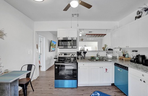 Fort Lauderdale House | 🏖AQUA-OASIS(PRIVATE🏘) HOT-TUB POOL BBQ 10MIN TO BEACH LAS OLAS DOWNTOWN AIRPORT🏝