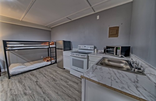 Lower Grand Lagoon Hotel | Aqua View Motel