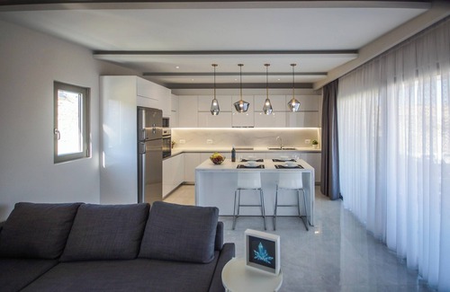 Stegna Apartment | Aquamarine Luxury Suite 2nd floor