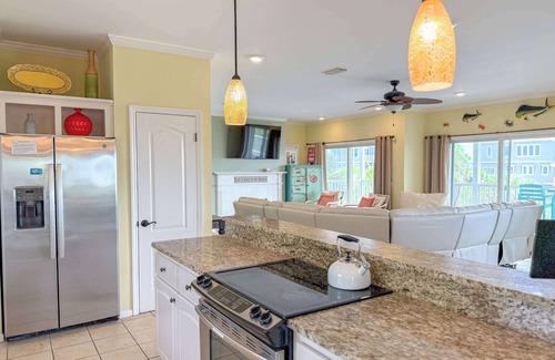 Treasure Beach Village House | Aquapelago Pool pet Friendly SGI Family Home