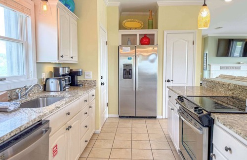 Treasure Beach Village House | Aquapelago Pool pet Friendly SGI Family Home