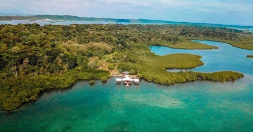 Isla Solarte Hotel | Aqui hoy cabañas