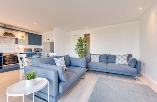 Llanelli Apartment | Ar Lan Y Môr - Two Bedroom Apartment, Sleeps 4
