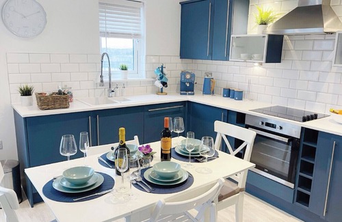 Llanelli Apartment | Ar Lan Y Môr - Two Bedroom Apartment, Sleeps 4