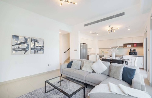 Dubai Villa | Arabian Ranches Villa sleeps 8 in a Great Location