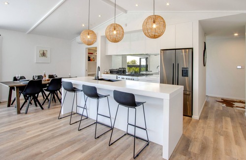 Havelock North House | ARATAKI LODGE - HAVELOCK NORTH HOLIDAY HOME in Havelock North