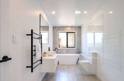 Havelock North House | ARATAKI LODGE - HAVELOCK NORTH HOLIDAY HOME in Havelock North