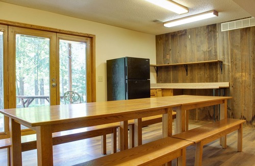 Lake Delton House | Arbor Dell 1 Block from Lake Delton