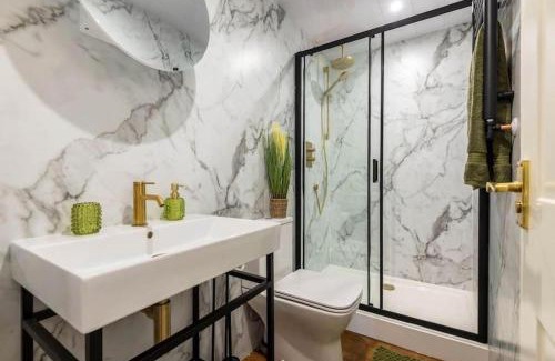 Arbroath Apartment | Arbroath luxury apartment in MCM style