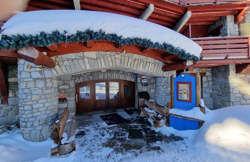 Bourg-Saint-Maurice Apartment | Arc 1950, Sources de marie, 6-8 pers, ski-in/ski-out, swimming pool and spa/sauna access