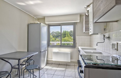Arcachon Apartment | Arcachon Pereire - Seafront T2 with terrace and parking, direct beach access