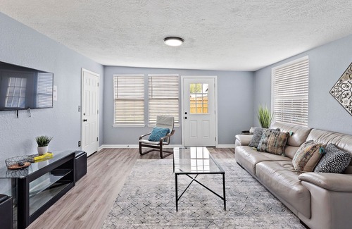 Pasadena House | 🏠 Arcade ❤️ Covered Pavilion ❤️ Sleep 7 in this 3 Bedroom 1 Bath Home 5 star hos