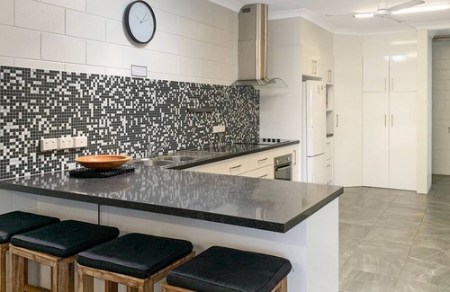Arcadia Apartment | Arcadia Beach Unit 3 - Beachfront Holiday