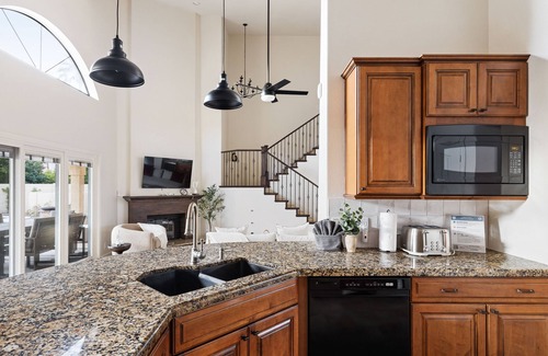 Arabian Views House | Arch Views | Beautifully designed home with swimming, pool table and more!