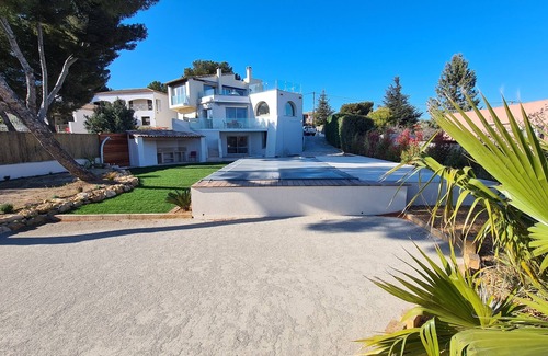 Carry-le-Rouet House | Architect-designed house with sea view 5 min. from beach and cove